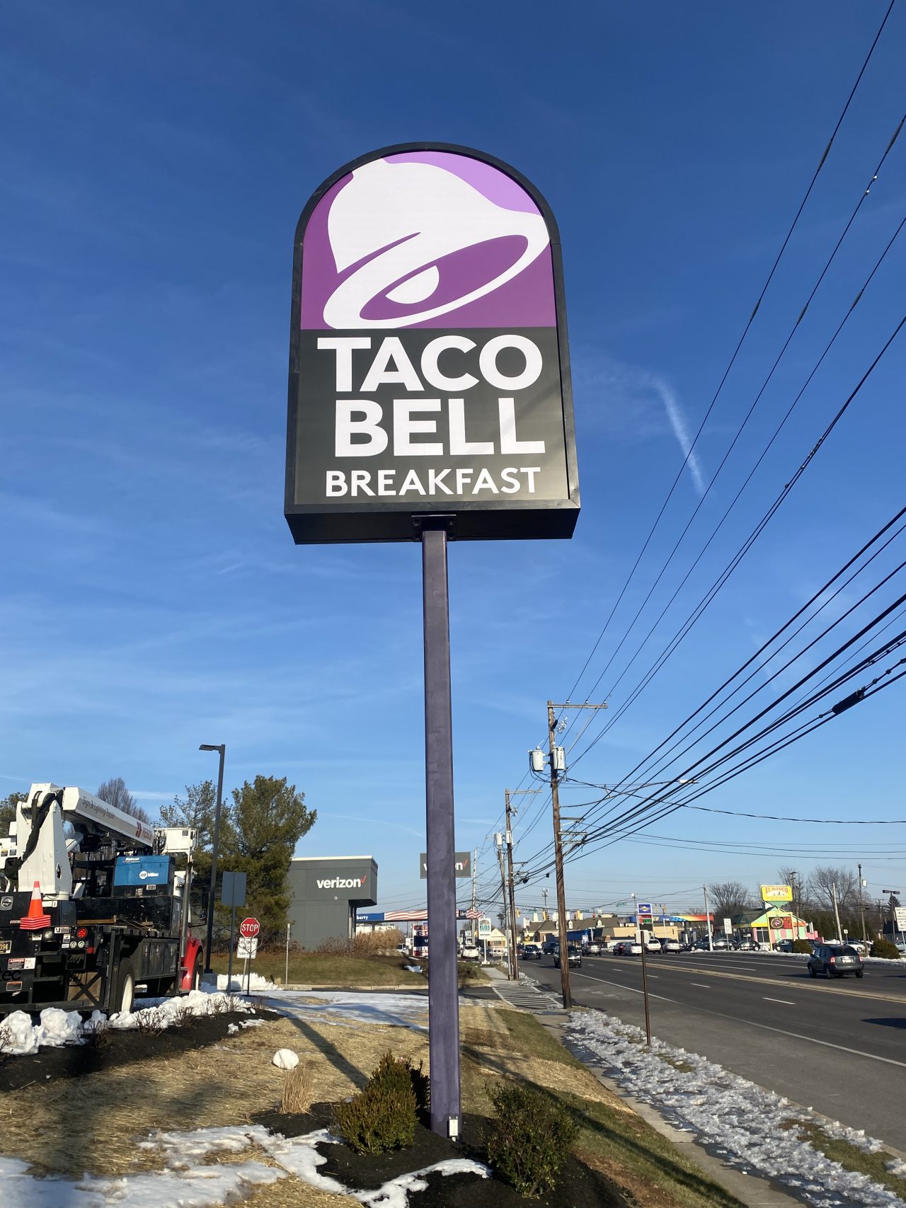 Taco Bell pole sign